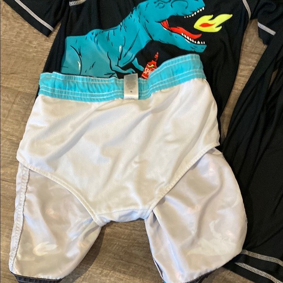 Kids Dinosaur Swim Set Short & long sleeve rash guard & swim trunks - Picture 5 of 14